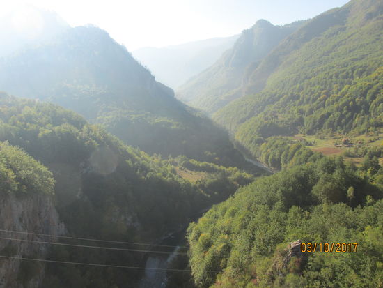 Die Tara Schlucht bei Rasova