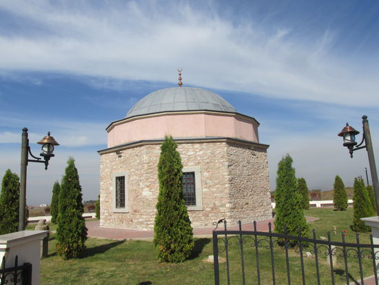 Gazimestan Tomb: Mausoleum von Sultan Murad I