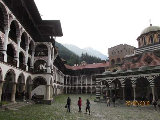 Innenhof des Rila Klosters