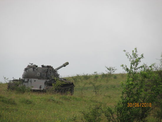 Ein Panzer am Straßenrand. Ob er noch kampffähig ist haben wir nicht getestet.