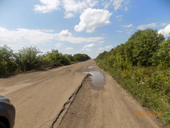 Teilweise sind allerdings noch Asphaltreste erkennbar. Sollte auf einer Europastraße aber auch so sein !