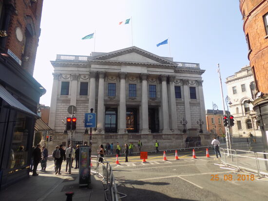 Die City Hall im klassizistischem Baustil