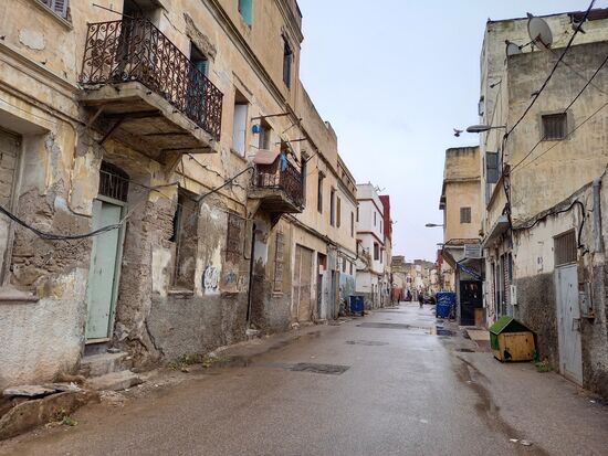 Auf dem Weg zur Altstadt wird deutlich wie marode viele Teile der Stadt sind.