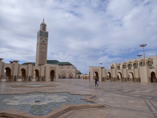 Am Nachmittag kommt die Sonne etwas durch und so gehen wir nochmals zur Moschee.