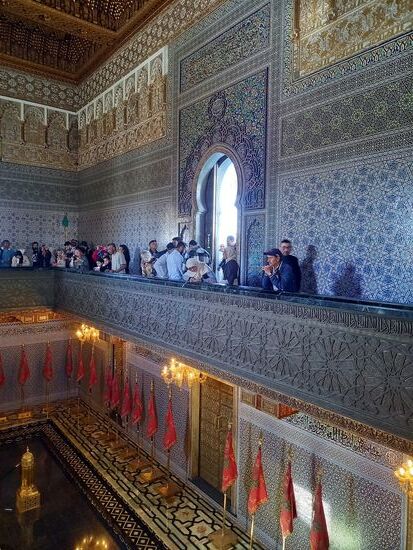 Das Innere des Mausoleums lässt einen sprachlos werden. So viel Prunk.