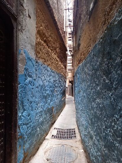 Manche Gassen sind wie Häuserschluchten