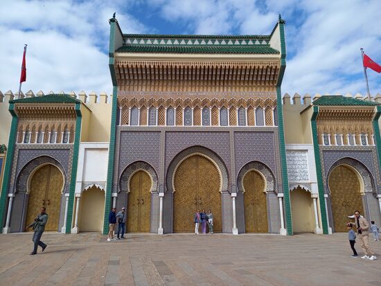 Nachdem wir die Keramik Werstatt verlassen haben,  konnten wir am Königspalast ein wahres Kunstwerk der Mosaiken bewundern.