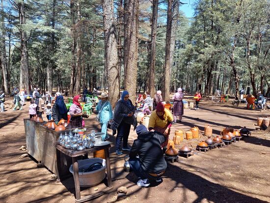 Heute, am 1.Mai sind viele Einheimische hier um den freien Tag in der Natur zu verbringen.