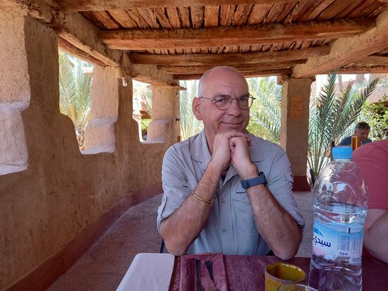 In dem dicken Gemäuer ist es angenehm kühl und das Essen war lecker.