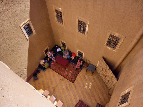 Blick in einen Innenhof.