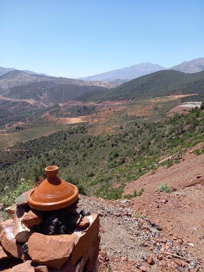 Wir bewegen uns wieder abwärts und die Landschaft ist wieder grüner.