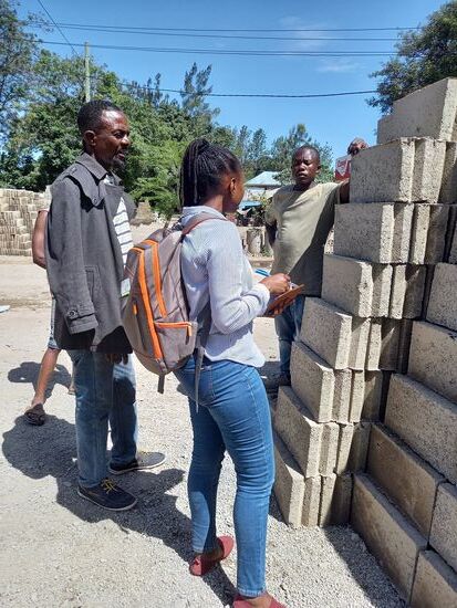 In der nächsten Station kaufen wir Steine und weitere Nägel ein.