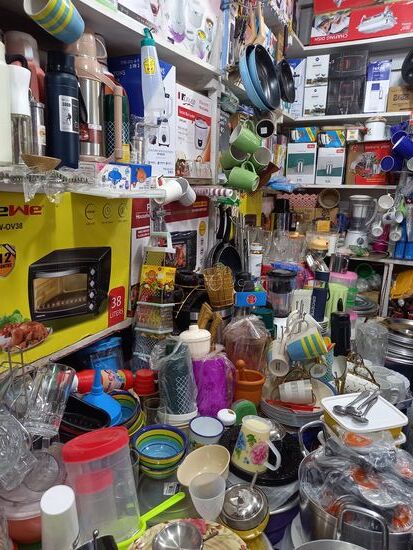 Nächste Station  - was für ein Warenchaos