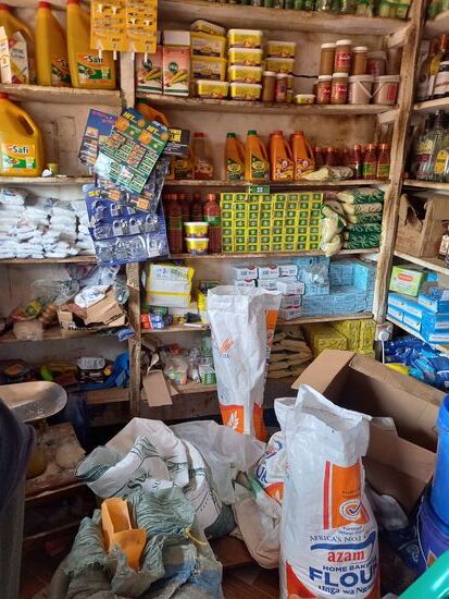 Das Innere des kleinen Shops