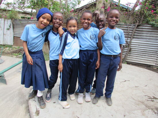 Einer fehlt noch. Iddi kommt später.