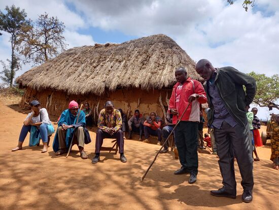 Wir werden sehr herzlich und respektvoll empfangen.