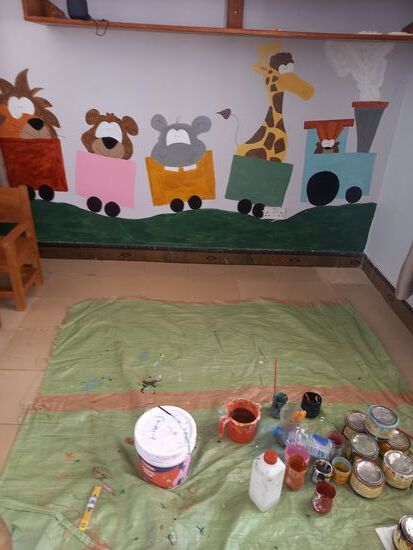 So schön, was Maria und Lisa auf die Wand gezaubert haben.