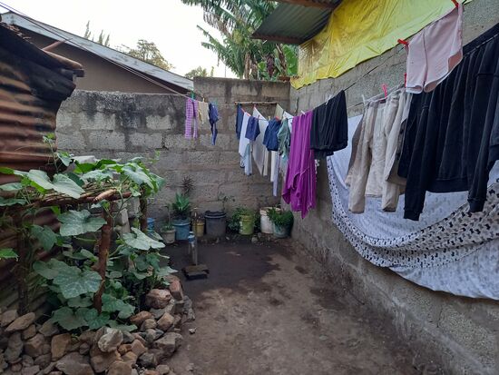 Eine Wasserstelle und ein weiterer Wäscheplatz