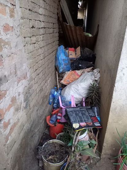 Manche Ecken sind einfach zugemüllt und niemand scheint sich daran zu stören.