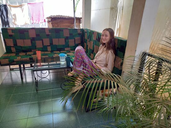 Ich liebe diese kleine Terasse, hier ist es auch bei hohen Temperaturen angenehm kühl.