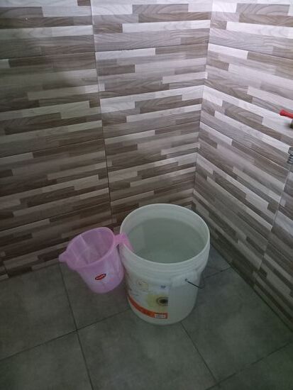 So nehme ich eine afrikanische Dusche - Hakuna matata  