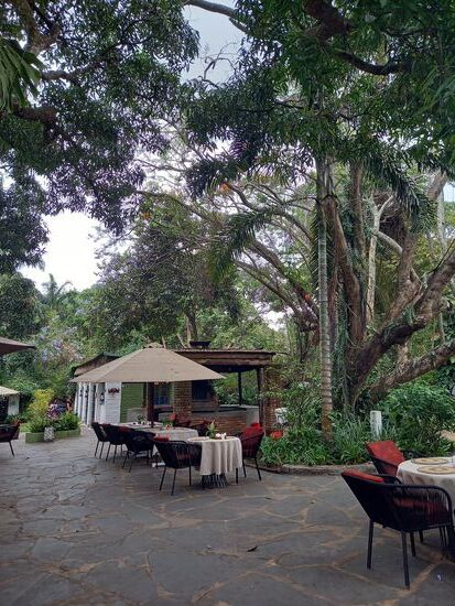 Auch die Mount Meru Lodge ist eine grüne Oase.