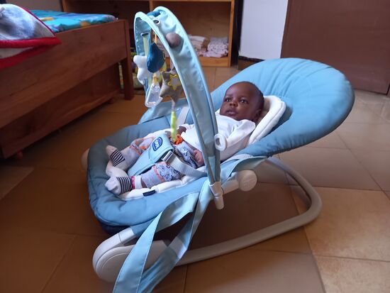 Wenig später konnten wir den kleinen Gift bereits in die Wippe legen 