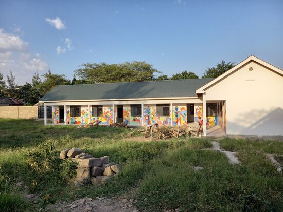 Wow, das Gebäude sieht schon richtig cool aus! Nächstes Jahr soll Eröffnung sein.
Wir drücken Damien die Daumen, das alles nach Plan läuft!