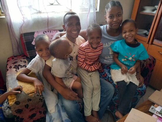 Die Familie hat insgesamt vier Kinder.