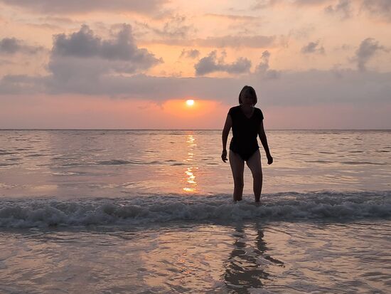 Was für ein Genuß - schwimmen während die Sonne aufgeht ....