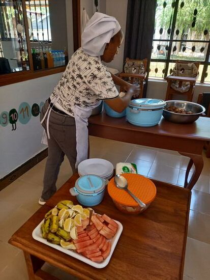 Wir haben heute Abschied auf Zeit genommen und alle zu einem guten Essen eingeladen, welches Leah, Safi und Sophia zubereitet haben.
