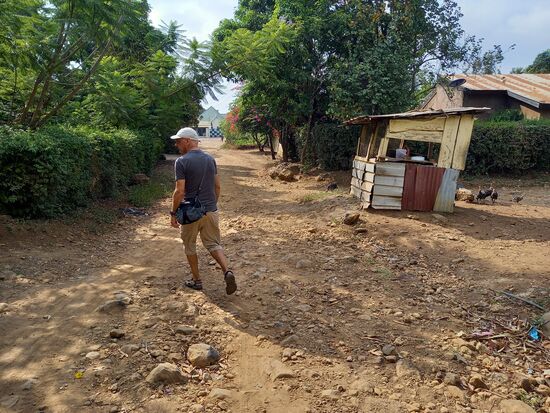 Noch einmal über staubige, steinige Wege