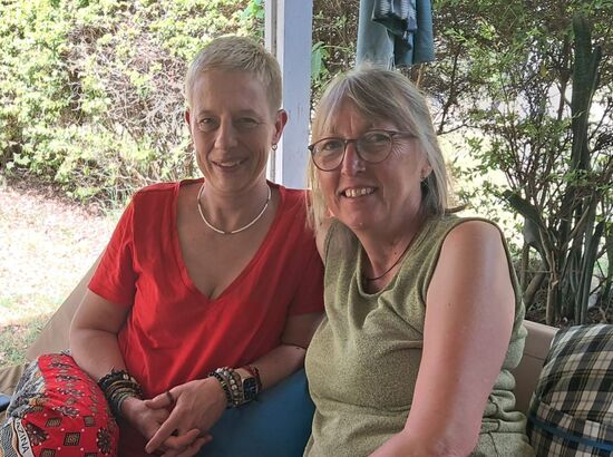 Wir freuen uns ûber dieses Wiedersehen und haben einiges zu besprechen .