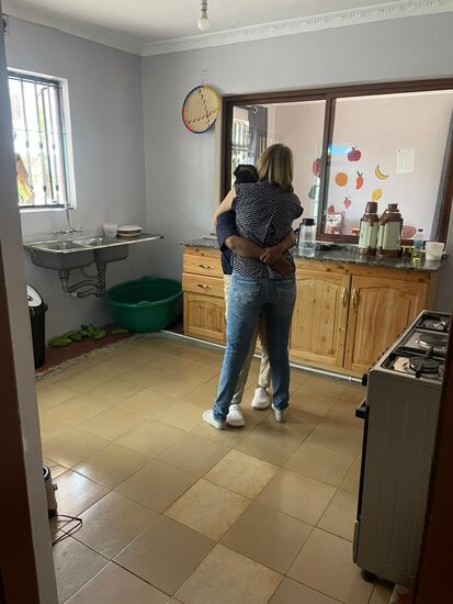 Stürmische Umarmung von Leah