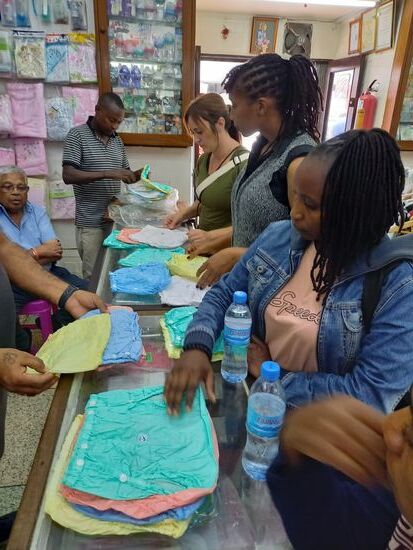 Hier besorgen wir Stoffwindeln und Gummihosen