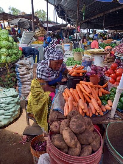 Auch hier vertreibt man sich die Zeit am Handy  