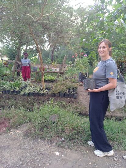 Morgen wird Anika abreisen 
Zum Abschied will sie sich bei Witness mit Blumen bedanken.