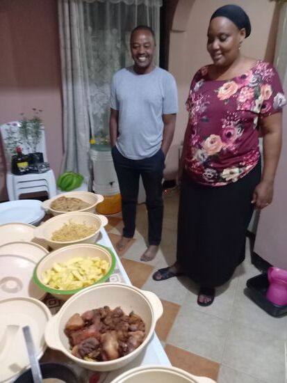 Weil heute der letzte Abend von Anika ist, hat Witness noch einmal so richtig aufgetischt. Wie immer ist alles sehr lecker.