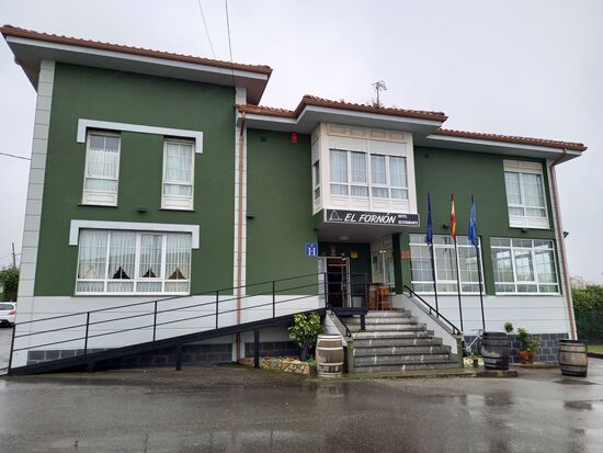 Das war unsere Unterkunft. Dieses Hotel mit Restaurant ist zu empfehlen. Schöne Zimmer, leckeres Frühstück und freundliches Personal.