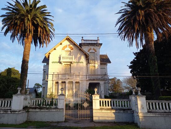 Auf unserem gesamten bisherigen Weg haben wir immer wieder so schöne Villen gesehen.