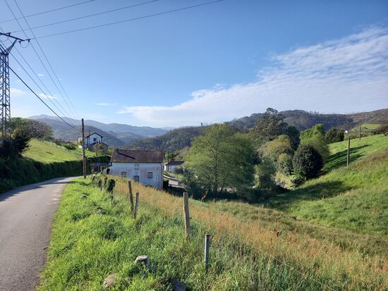 Die Pilgertour führt uns durch dieses Tal.