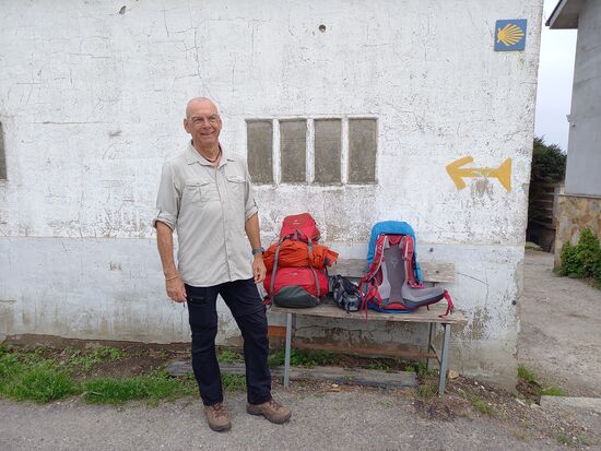 Es dauert nicht lang und wir verpacken unsere Regenjacken. Die brauchen wir heute nicht.