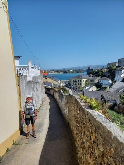 Aber schließlich war auch das geschafft und wir gehen durch schmale Gassen zu unserem Hotel.