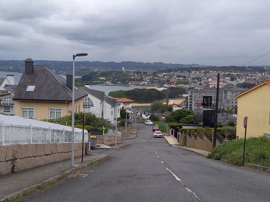 Vom Busbahnhof sind wir auf dem Camino Inglés Stadtauswärts marschiert.