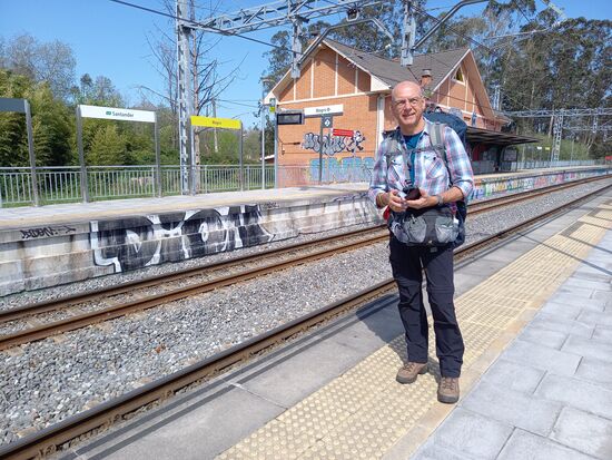 Mittags sind wir in Mogro und nun sind wir wirklich Pilger.