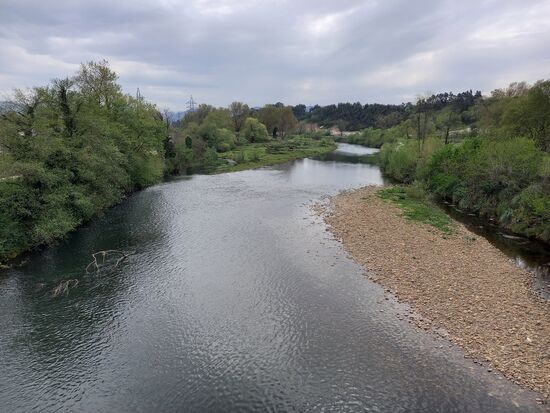 Wir queren den Fluß Saja