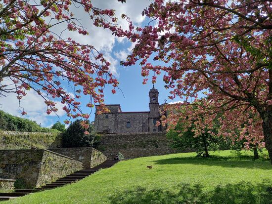 Im oberen Teil des Parks befindet sich ein Nonnenkloster.