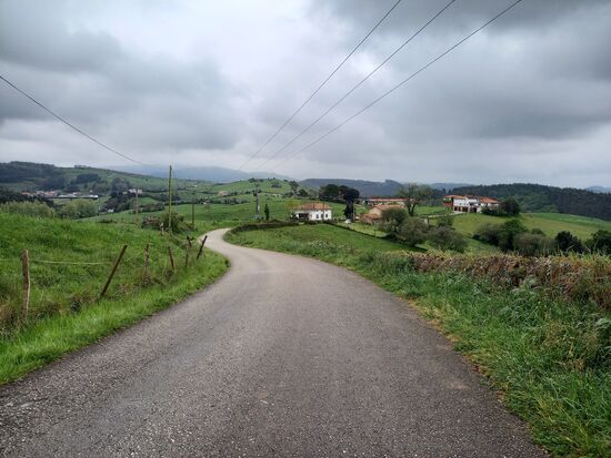 Richtung Abedosa - vorbei an diverse Gehöfte