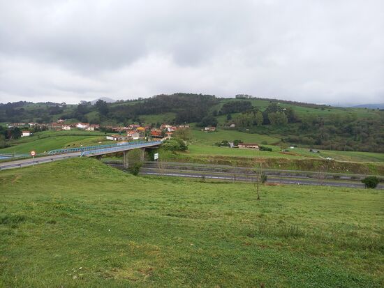 Die Autobahn queren und dann sind wir in Abedosa.
