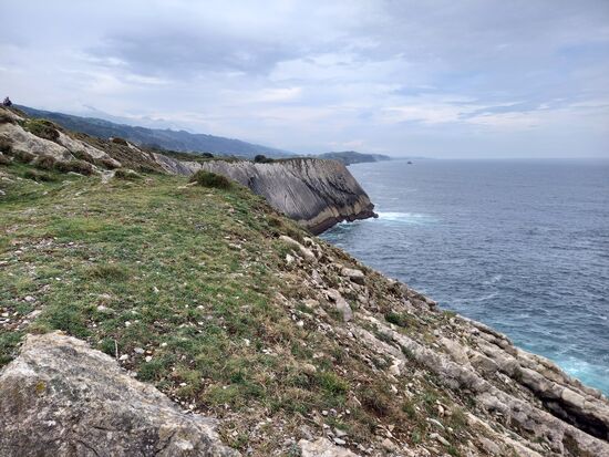 Wir werden mit einer wunderschönen Küstenlandschaft belohnt.